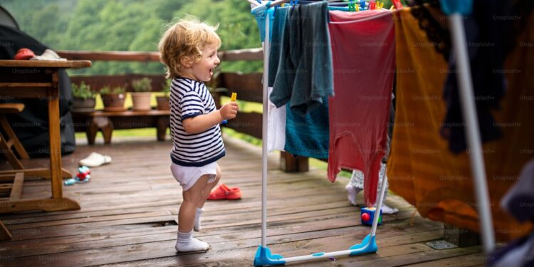 How Do Parents Choose the Right Toddler Outerwear for Outdoor Play?